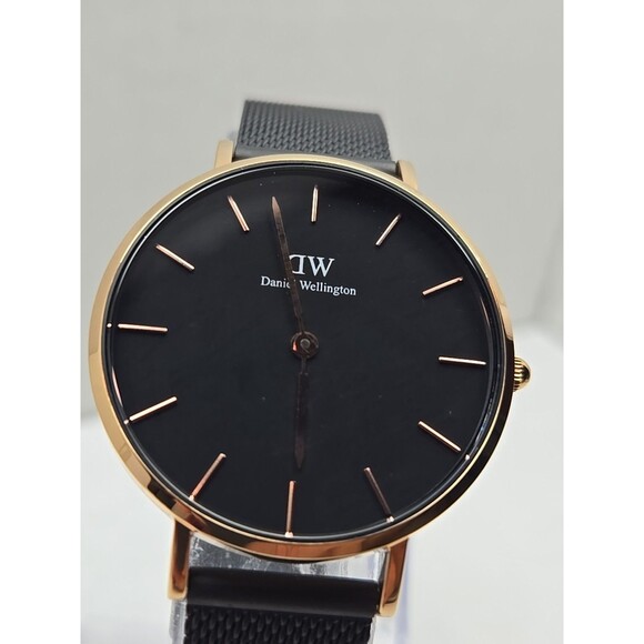Daniel Wellington Petite Ashfield E32R1 32mm Black Mesh Rose Gold New Battery - Picture 4 of 10